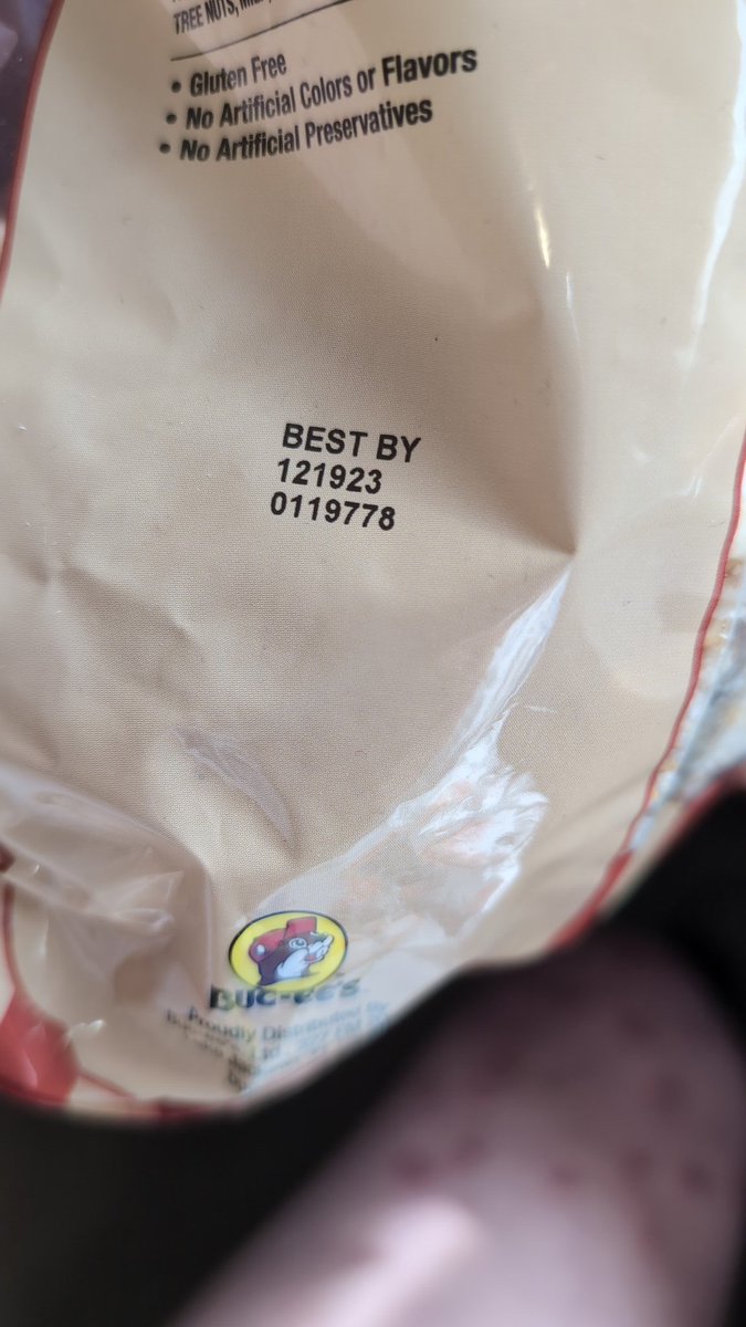 Recently bought some kettle corn from @bucees in Sevierville and sat down to eat it just now and it was stale. Use by date was 121923. Just bought it last weekend. Nasty!