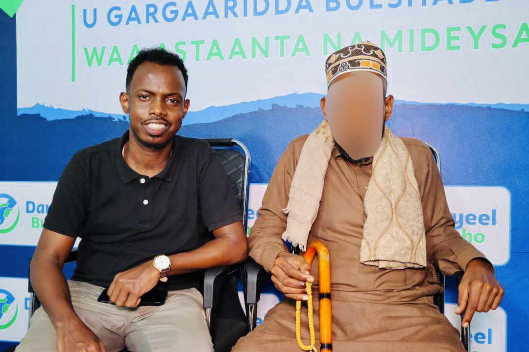 Father Moallin Aweys Abdiqadir, after enduring years of pain in his bladder and battling dehydration,  experienced a remarkable transformation, thanked to the Digfeer Hospital Management, who generously provided him with two life-changing surgeries completely free of charge.