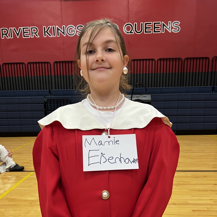 clinton_schools's tweet photo. Wax Museum of Famous Iowans at Eagle Heights!

#CCSDStudents https://t.co/UKGJVPNWCe