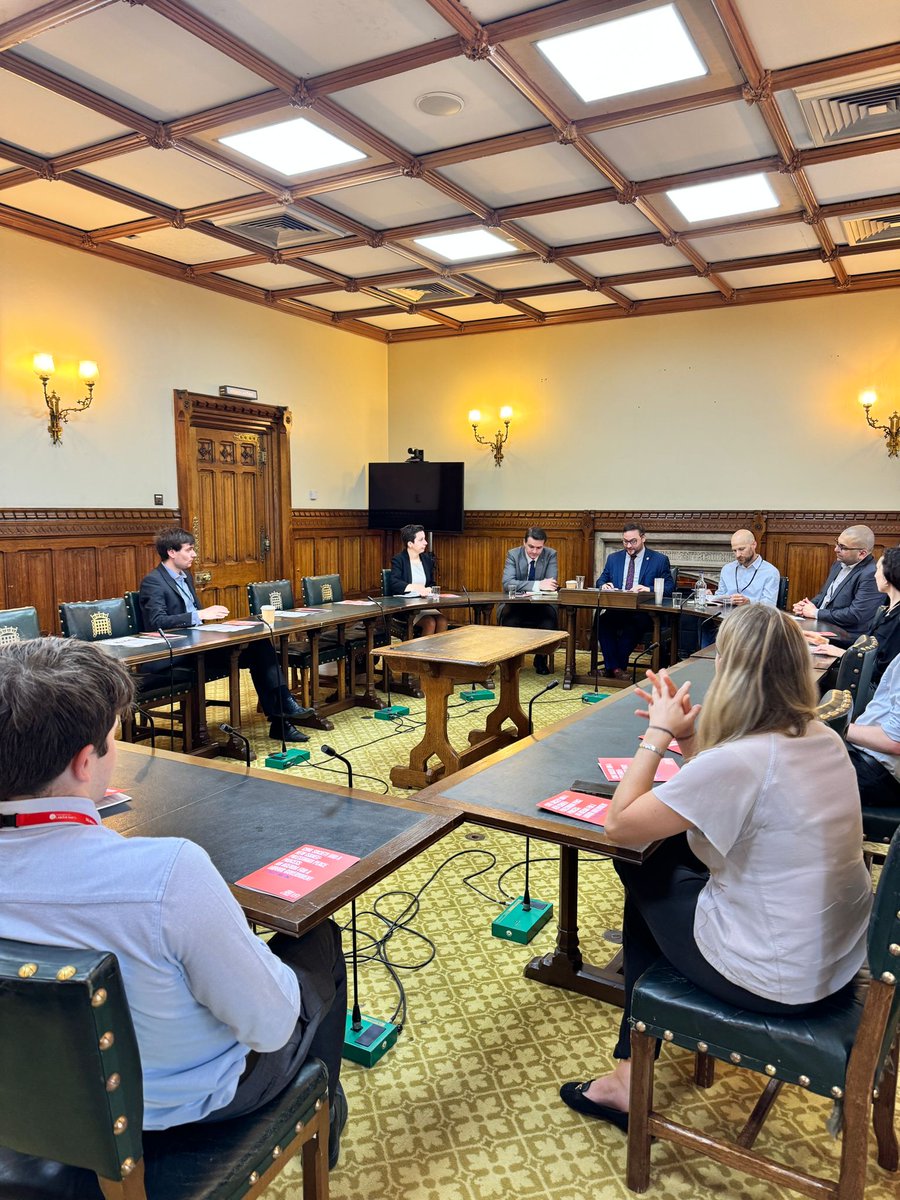 It was another great day at the @UKParliament, with @Magen_Inon, @StavSalpeter and @JohnLyndon_ of @ALLMEP pushing MPs to support new and bold ideas for a bottom-up approach to peace between the Palestinians and Israelis, leveraging the role of civil society organizations in