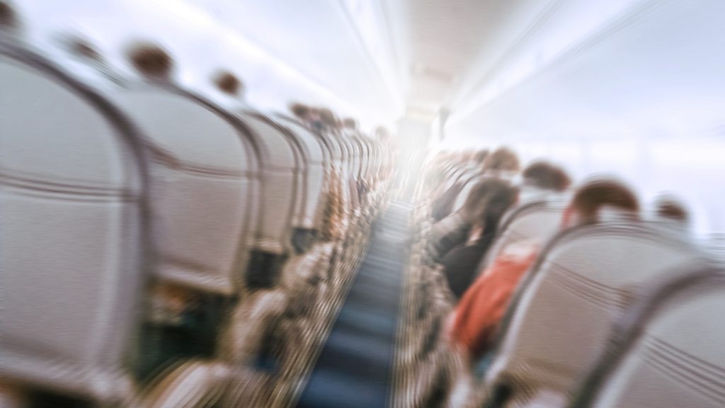 Over one hundred passengers who were injured by the effects of extreme turbulence on a Singapore Airlines flight have been treated in hospital. Are incidents of turbulence on the increase globally and could it all be down to climate change? bbc.in/3KajdLM