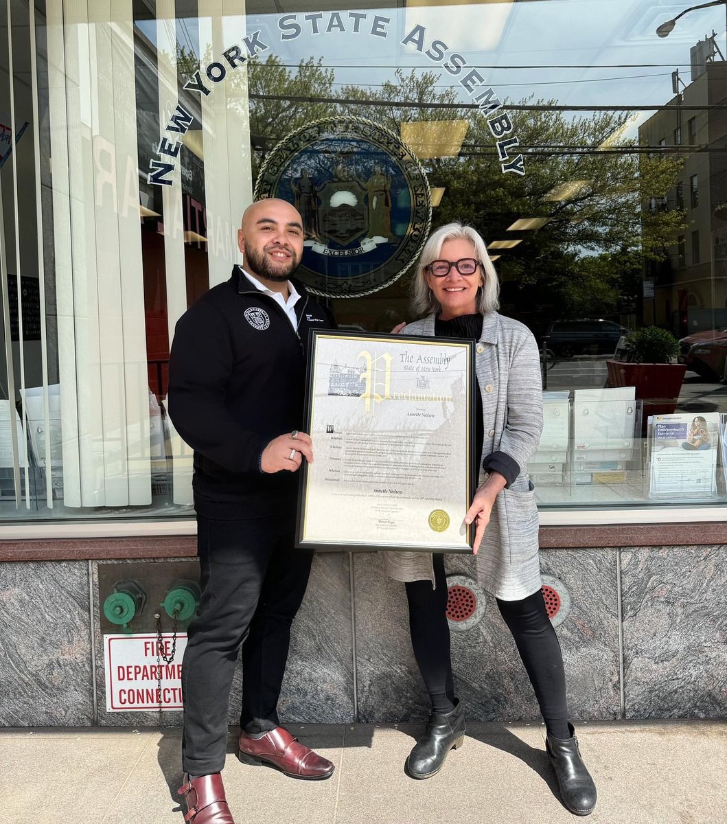 Happy to honor Annette Nielsen for her outstanding work as Executive Director of the @NYCFoodPolicy! She works with legislators, community organizations, and advocates to create healthier, more sustainable food environments for New Yorkers!