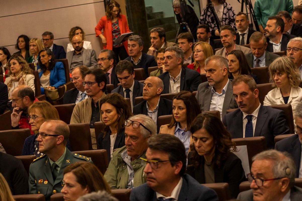 🔵Nueva Presidencia CEN
¡Enhorabuena #ManuelPiquer por tu nombramiento  <a href="/CEN_Navarra/">CEN</a> 
5 ejes estratégicos:
📌 Industrialización
📌 Competitividad
📌 Infraestructuras estratégicas
📌 Defensa del empresariado
📌 Unidad y fortaleza del tejido asociativo
👉 lnkd.in/dRzPBSWm