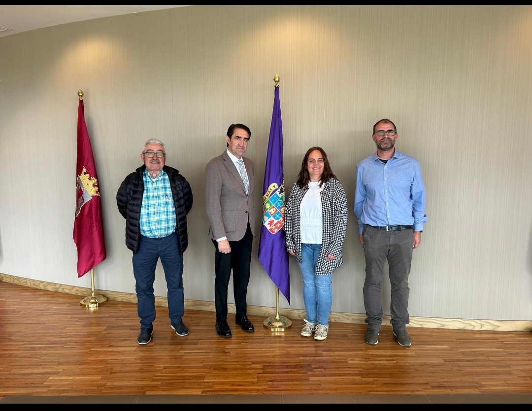 Hoy #DíaDeLaBiodiversidad
El <a href="/CommitteeWorld/">international committee world biological corridor</a> corredor biológico mundial se ha reunido con el Consejero Medioambiente Castilla y León <a href="/consejeromavcyl/">Juan Carlos Suárez-Quiñones</a> <a href="/naturalezacyl/">Naturaleza Castilla y León</a> <a href="/jcyl/">Junta de Castilla y León</a> <a href="/patrimonionat/">Fundación Patrimonio Natural</a>
Ver el banco mundial de semillas y centro de estudios en San Cebrian de Muda <a href="/BisonteEuropeo/">Reserva del Bisonte</a>