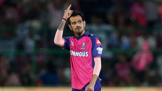 Deepsdkp's tweet photo. Perfect start to the eliminators for Chahal

Got the big fish. If they get Patidar in the next 2-3 overs, RR will be in the driver's seat.

#RRvRCB #IPL2024, https://t.co/TVcgsnHOZn