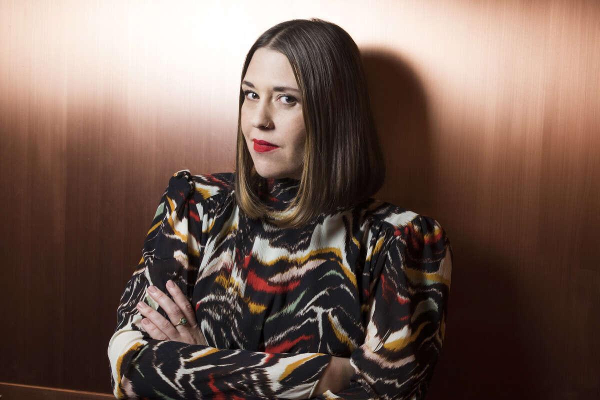 Telerama's tweet photo. #MeTooStandUp : l’humoriste Tania Dutel porte plainte pour viol contre Seb Mellia
Son récit à l’encontre du stand-uppeur s’ajoute à ceux d’une vingtaine d’autres femmes, dont onze témoignaient pour “Télérama” en mars. https://t.co/1JbO01ULko https://t.co/2GyFYtwZ1e