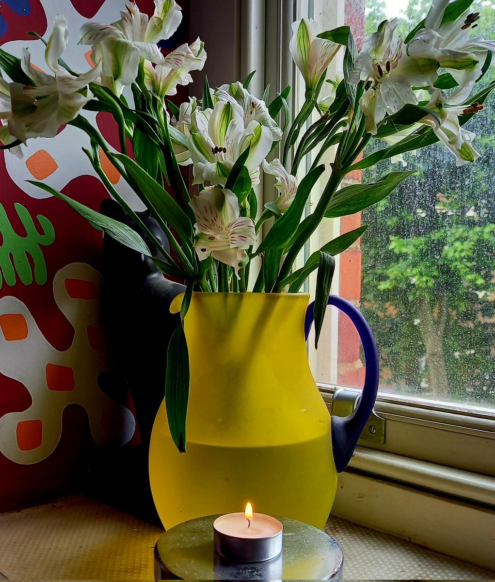 Flowers to remember my partner Ian who died from an #AIDS related illness on this day in 1993 at Patrick House in Hammersmith. Gone but not forgotten. #hivaids #whatisrememberedlives @theaidsmemorial