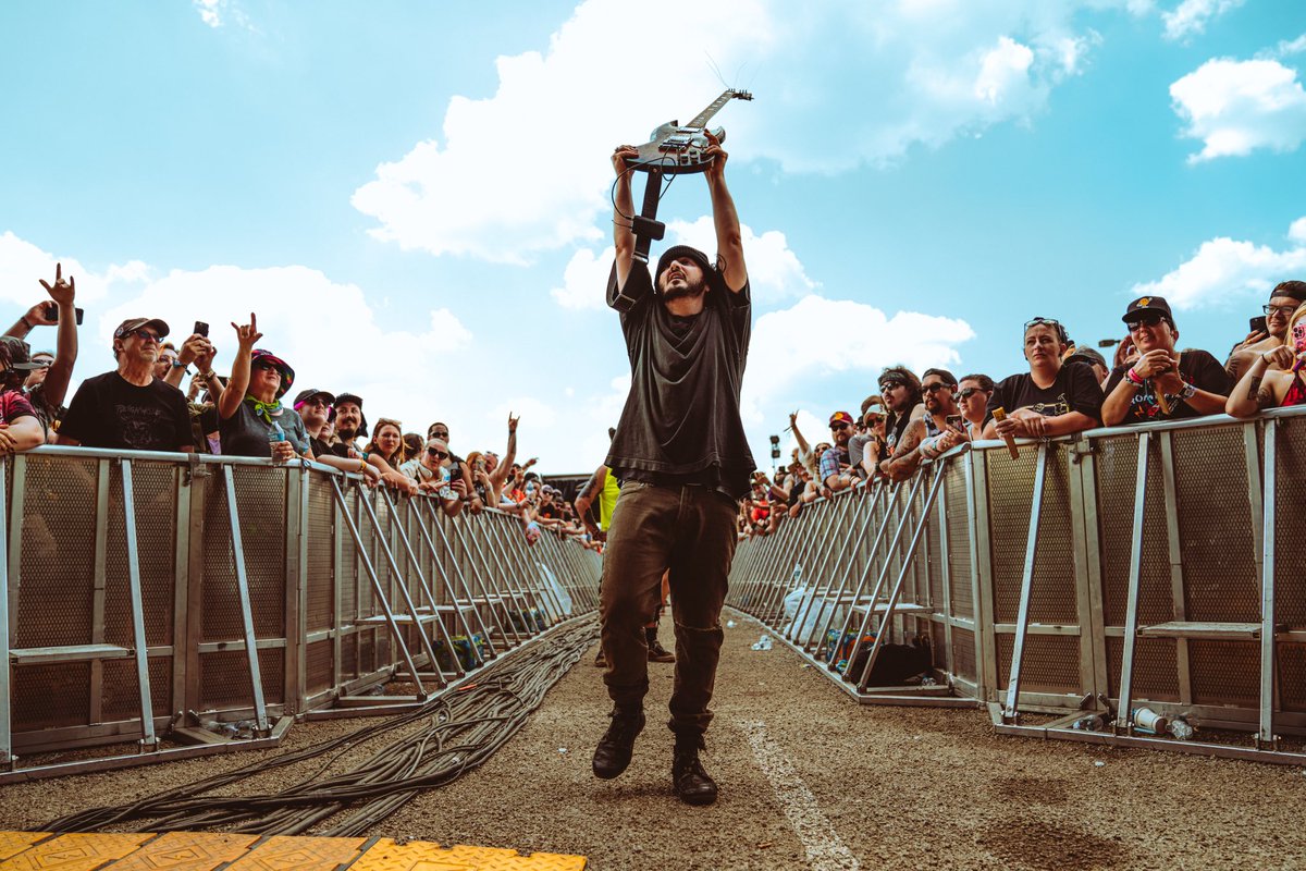 Went shrëdding on the wëëkënd 🎸🐺