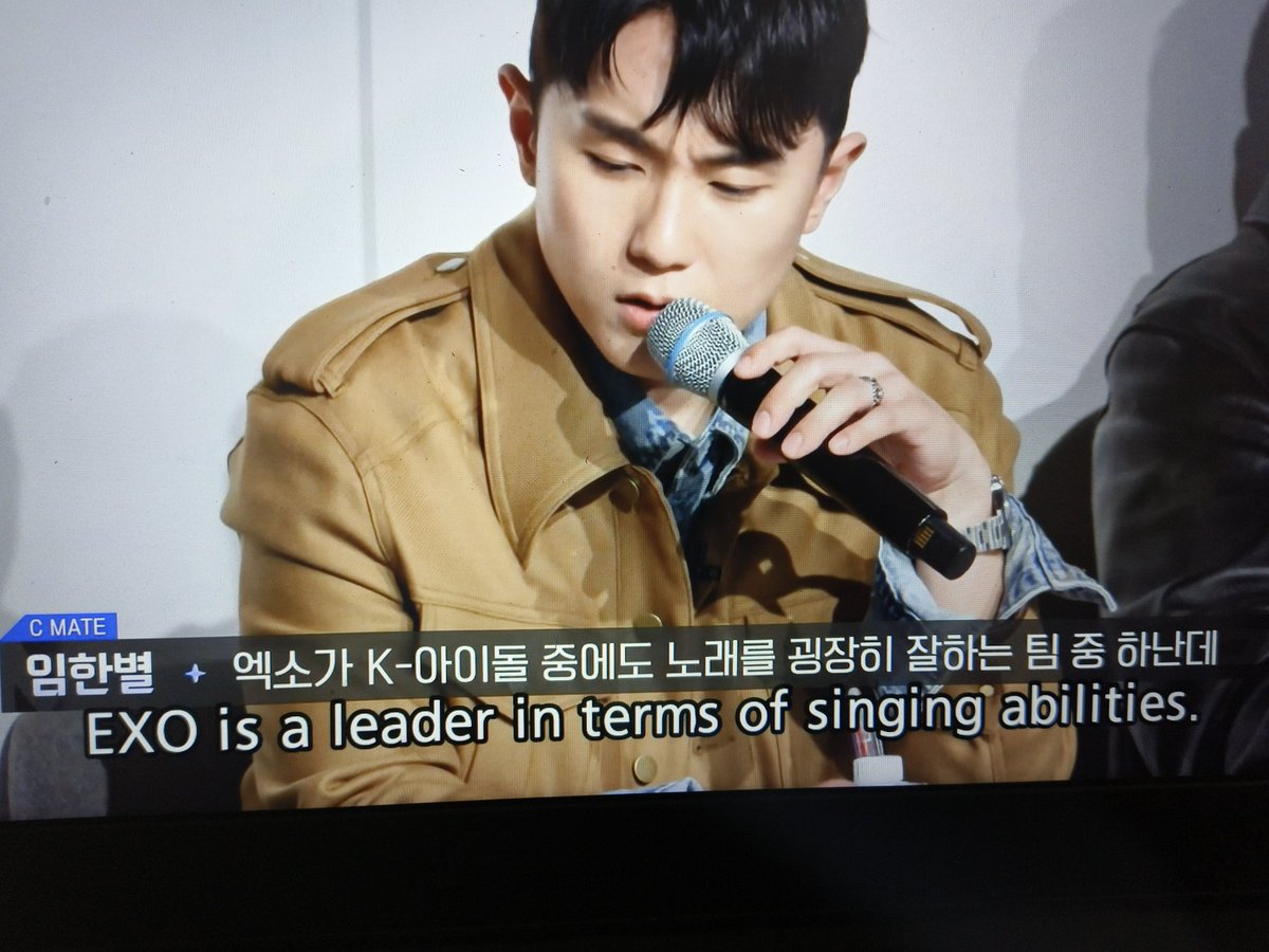 'even among the k-idols, EXO is a leader in terms of singing abilities'. oh just look at that praise coming from a great vocalist. 😏

@XIUMIN_INB100
#XIUMIN_MakeMate1_MC
#XIUMIN #메이크메이트원