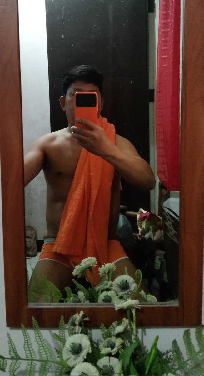 garrysolis5's tweet photo. happy orange day ... https://t.co/QPwajOw3B8