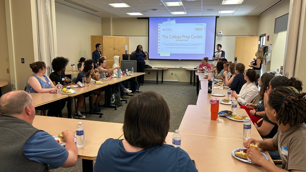 We had a wonderful time hosting the incoming NEUROEAST students! Looking forward to the new #URochesterResearch opportunities for all this summer! Learn more about our Neuroscience Diversity Commission program👉urmc.info/1zF #DiversityInSTEM @URochester_SMD @RCSDNYS