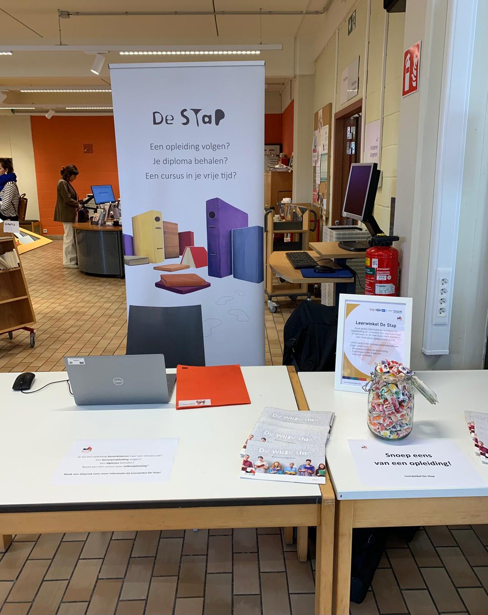 Pop-up 'leerwinkel De Stap komt naar wijkbibliotheek Sint-Amandsberg'. Brenda is vandaag 22/5 nog aanwezig tot 18 u. Vragen over LevensLangleren? Welkom!
