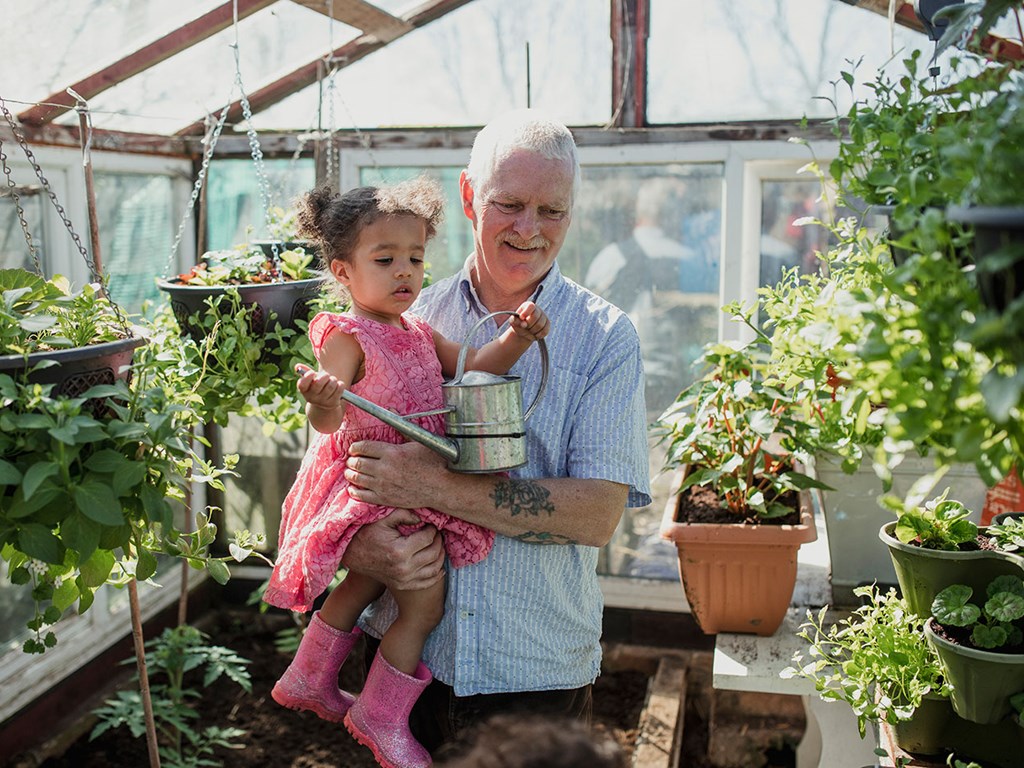 Our Director of Public Health Science, Dr Nick Phin, shares some top tips to help you stay safe and well this spring in his new blog. ▶️publichealthscotland.scot/our-blog/2024/…