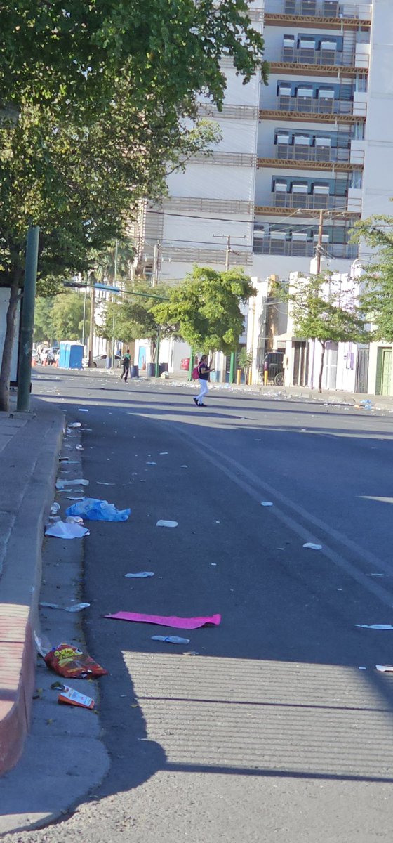 EdgarmRe's tweet photo. Los marranos de la nación. 

Esos dolores no regresan a Hermosillo. 

#LaCandidataDelPasado https://t.co/W6puq1BJOp