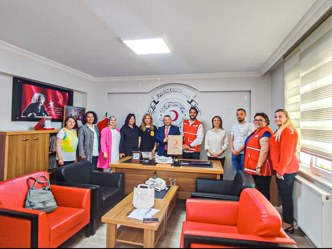 aedemdemir's tweet photo. Ankara Afet Müdahale Merkezi Müdürlüğümüzce Çankırı İl Afet ve Acil Durum Müdürlüğünde Destek Çözüm Ortağı kurum ve kuruluşların katılımı ile İl Koordinasyon Toplantısını gerçekleştirdik.

#Koordinasyon
#KızılayAfet
#AnkaraAfet https://t.co/8GJQ6ddYLs