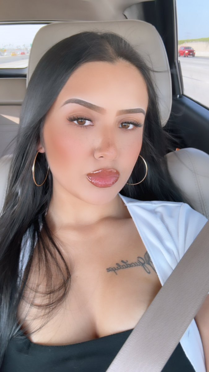 Beeeyyoncee's tweet photo. Talk about it 💋 https://t.co/1ZwZfQfGp0