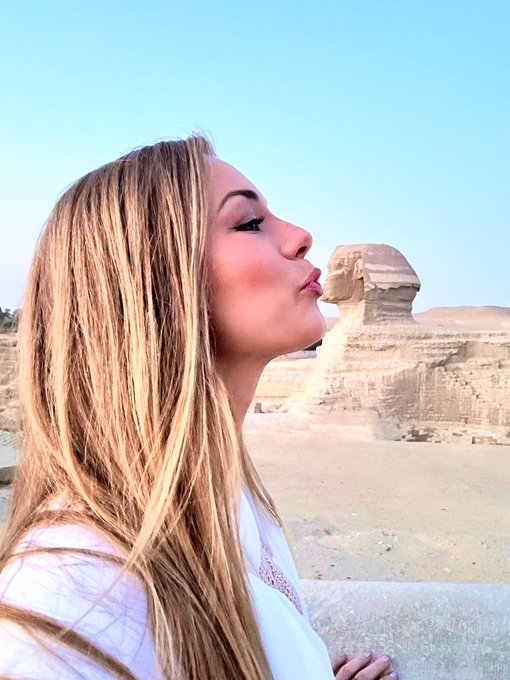 Randomly Scrolled through my photos and landed on this Gem! #egypt #captivatingegypttours 🫶🏼 https://t<a href="/tag/egypt"class="tags"><span>#egypt</span></a><a href="/tag/captivatingegypttours"class="tags"><span>#captivatingegypttours</span></a>