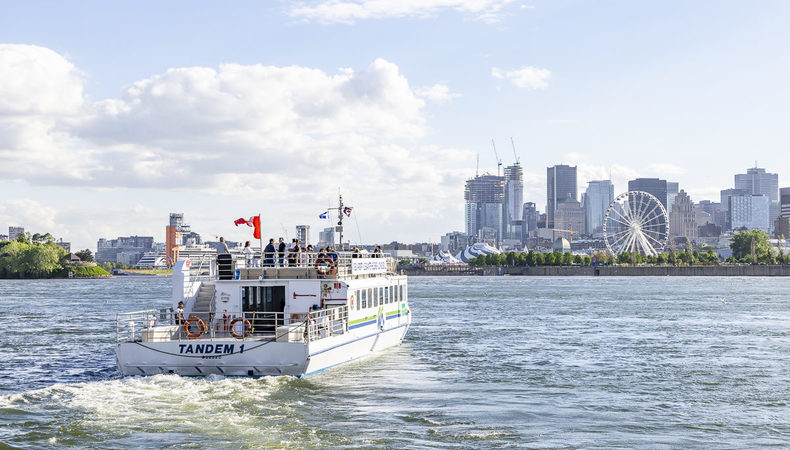 Visiter Montréal par son fleuve vous permettra de découvrir la ville autrement 🛥️☀️ Ne vous reste plus qu'à choisir votre croisière et à vous amuser! mtl.org/fr/experience/… 📷 @evablue #Montréal #BonjourMontreal