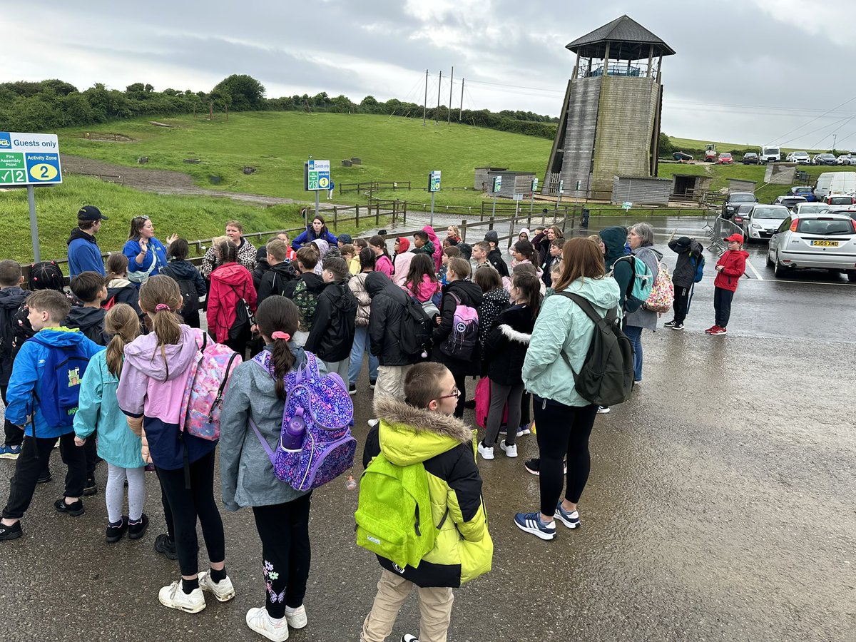 A wet but exciting first day of activities for Y5 at Osmington Bay! 🌧️