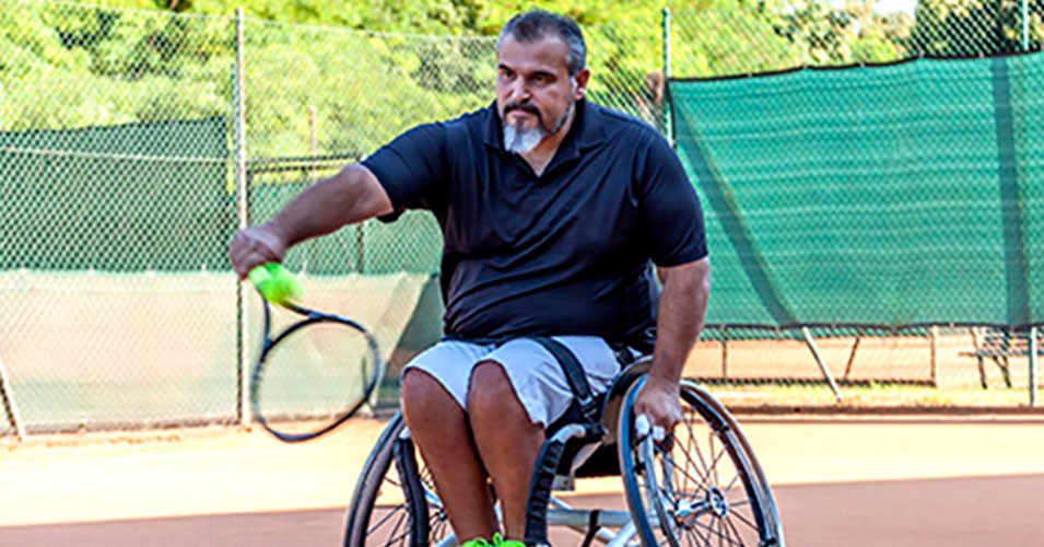 Intro to Adaptive Sports - The two bounce rule is the only difference. Wheelchair tennis can be played with and against stand-up players. There are no modifications to the court size, and no adaptive gear  is needed. #ParaSportOntario parasportontario.ca/sports/wheelch…