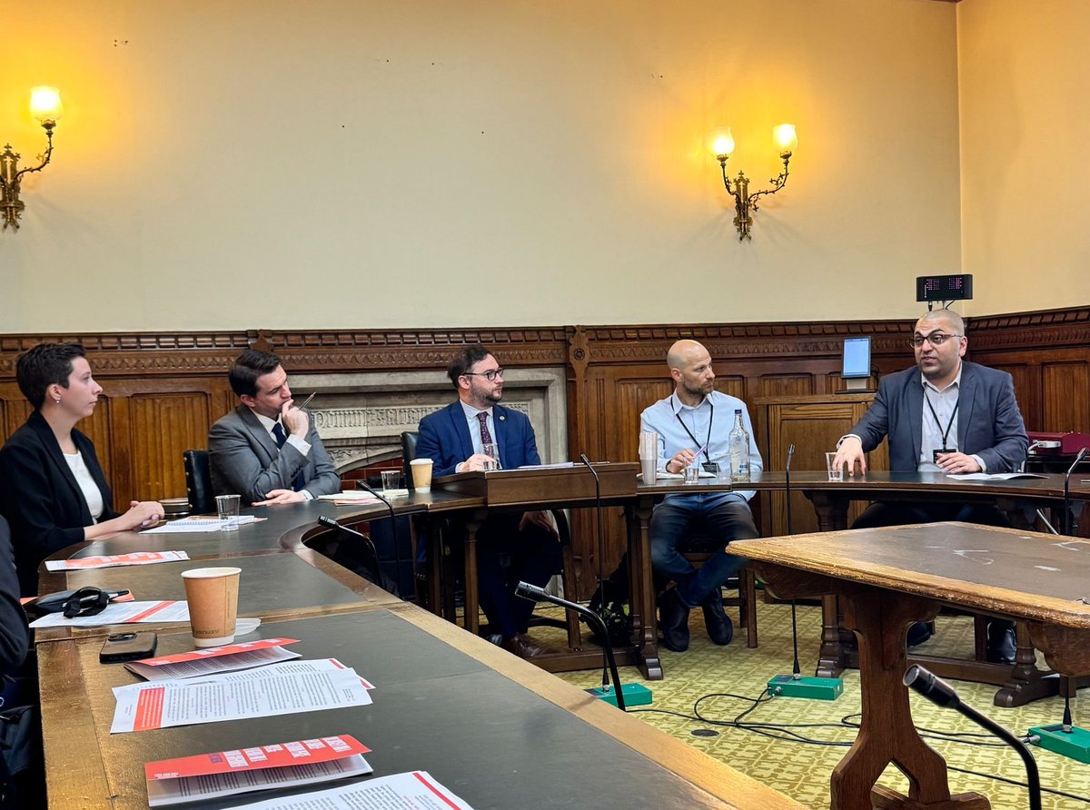 Today, LFI hosted a discussion on our latest paper, Civil Society and a New Israeli-Palestinian Peace Process: An Agenda for a Labour Government. Parliamentarians heard from the author @JohnLyndon_ of @ALLMEP as-well as @StavSalpeter, @afalkhatib and @Magen_Inon 🧵⬇️