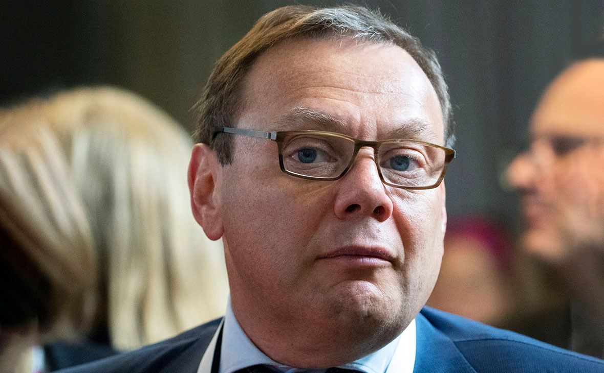 Russian oligarch Mikhail Fridman, co-founder of Alfa Group, Russia's largest bank, has demanded $15.8 billion from Luxembourg as compensation for his frozen assets Fridman estimated the value of his assets frozen in Luxembourg at almost $16 billion. According to him, this is a