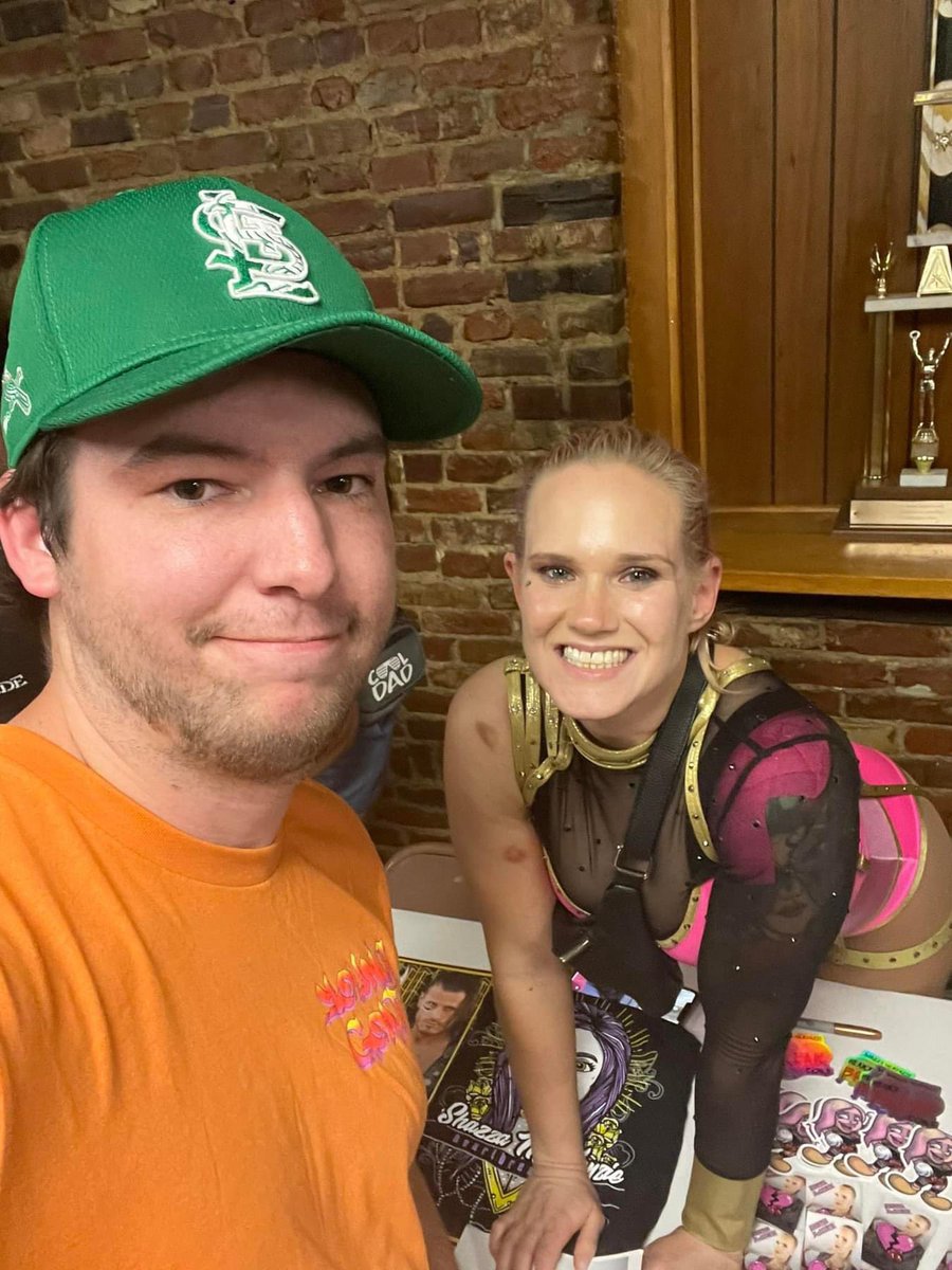 These showed up on the FB memories today. Only pic I have with SPO, and I believe the first pic I took with @Shazza_McKenzie.