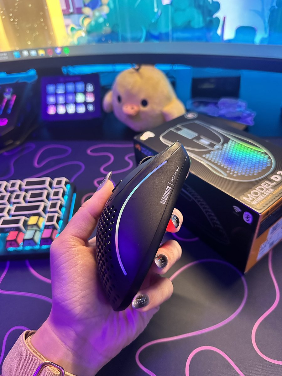 PurfectLioness's tweet photo. 🚨 Giveaway Alert! 🚨

I'm giving away the newest Model D2 mouse! 🖱️✨ 

To enter:
1. Follow @Glorious &amp; @PurfectLioness 
2. Like this tweet ❤️
3. Retweet 🔄
4. Tag a friend in the comments 👇

Good luck! 🍀

Winner must be from eligible country: https://t.co/UoX523Ya1R https://t.co/93lPA0fZX8