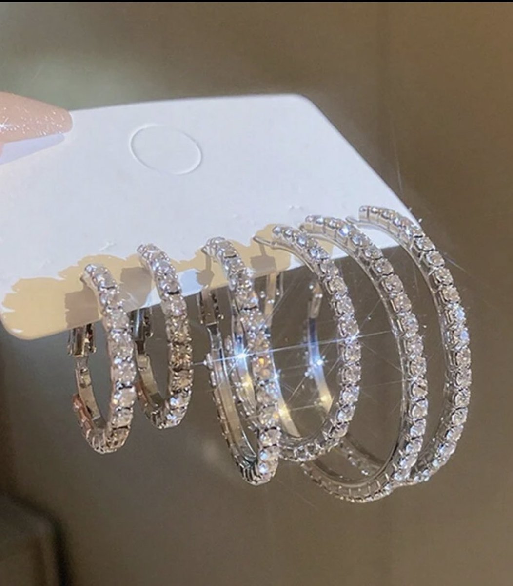 outkylies's tweet photo. OS ACESSÓRIOS em AÇO INOXIDÁVEL mais lindos da SHEIN — a thread 🛍️✨ https://t.co/oxaOWzVjI2