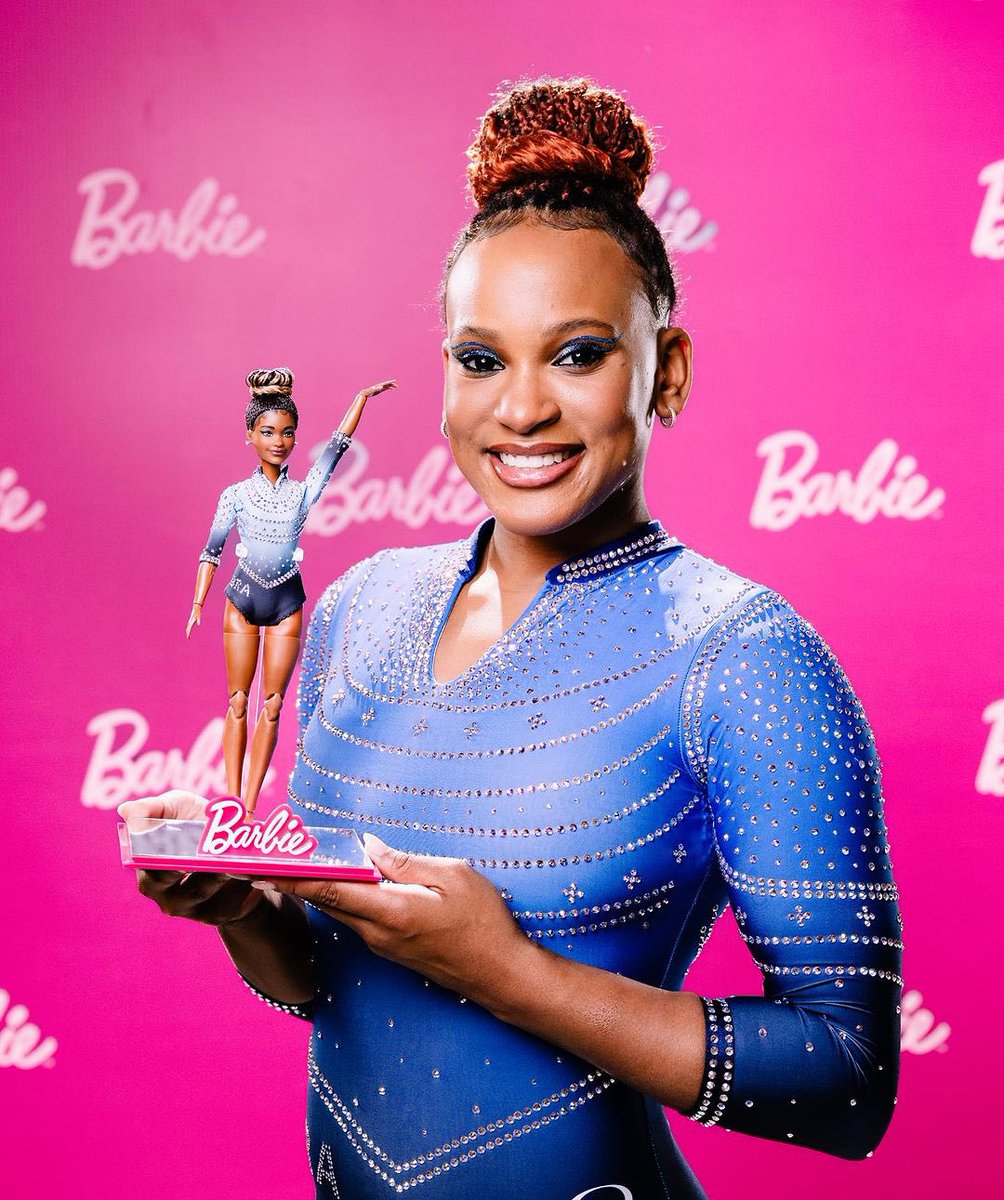 Rebeca Andrade e sua versão personalizada da boneca 'Barbie'. 🩷 A brasileira integra time de oito atletas homenageadas. A marca quer celebrar mulheres que superaram barreiras e confiaram no próprio potencial para perseguirem suas paixões.