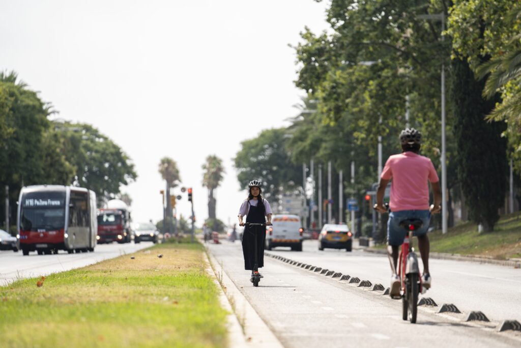 ❗ Campanya de control de vehicles de mobilitat personal. 👮 La Guàrdia Urbana intensificarà el control per prevenir i corregir infraccions: 🚫 Estacionaments inadequats ⚠️ Distraccions durant la conducció 🚦 No respectar els semàfors Més informació: via.bcn/HgOk50RP1O9