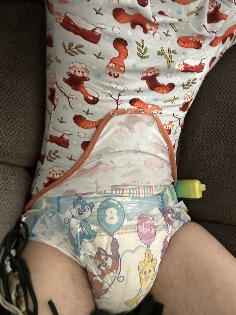 Pupcaeks's tweet photo. I love my cute wah onsie so much <3 I have a hard time getting the snappies some times though >~< https://t.co/zvtuq59m9B