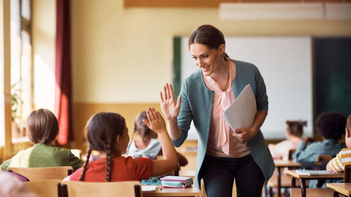 🚨¡Continúan las movilizaciones en educación en la Comunidad de Madrid! 🗣️En @MadridTrabajaOM @isabelgalvin, secretaria general de @CCOOEducaMay @tjusdado, de @ugtspmadrid, han informado del estado de las negociaciones, de sus objetivos y reclamaciones buff.ly/4buY6Qo