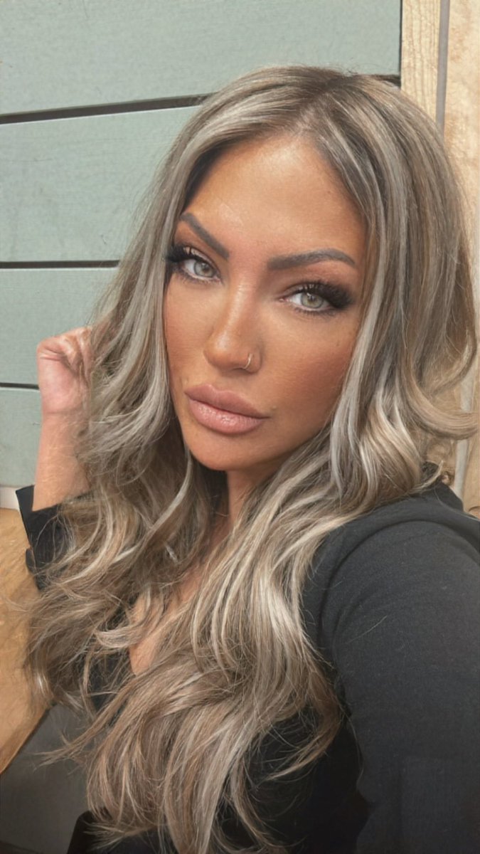 Tekrar sarışın oldum
Çabuk merhaba deyin 😅😅🙋🏼‍♀️