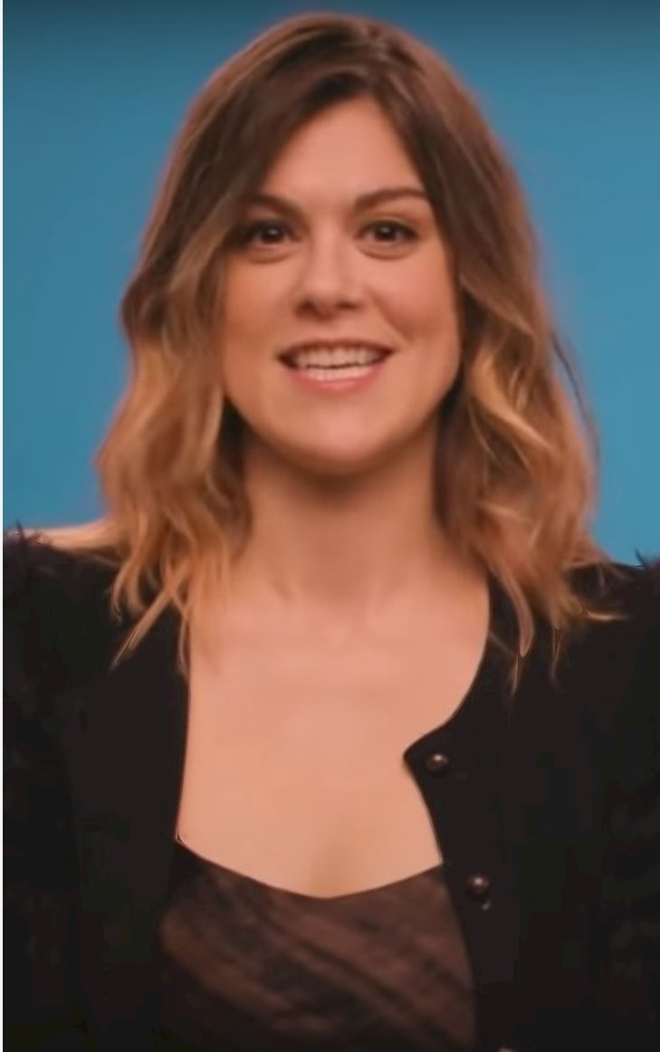 ceanderson12's tweet photo. @glenprowse @DoctorTurtleboy Lindsey Shaw as JM (just have to knock a 🦷 out) https://t.co/e1G0oGqq4j