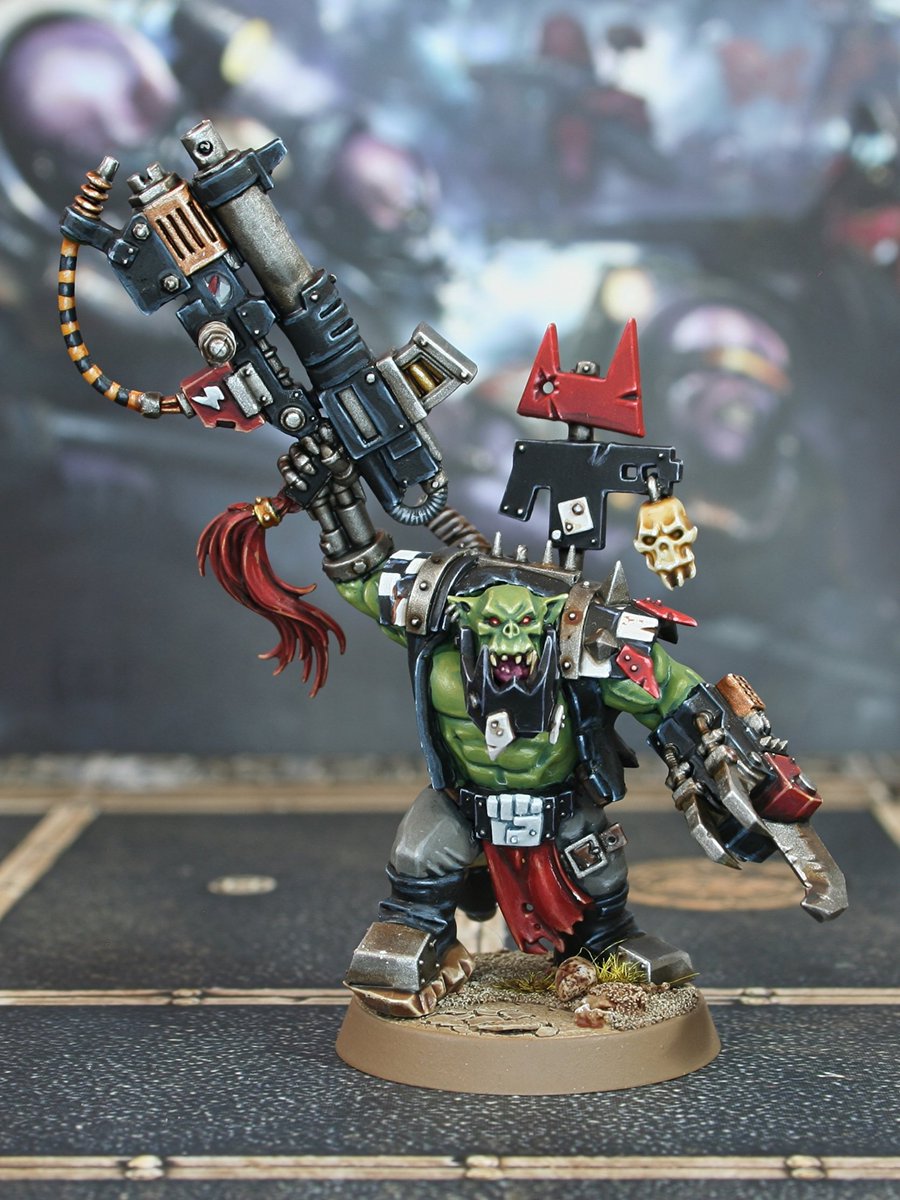 I finished up the Boss Nob for my Ork Goff Kill Team at the weekend. I didn't have a Kombi-Skorcha available to me, so I kitbashed this monstrosity...