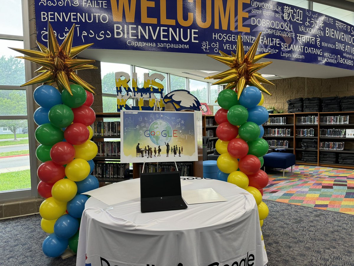 One of my students was chosen to be the Missouri state winner for Doodle for Google!  Please go into this link and go to 10-12th grade, scroll down to Missouri to vote her into the top 5! This would be huge for her and our school! Thank you! 
g.co/doodleforgoogle.