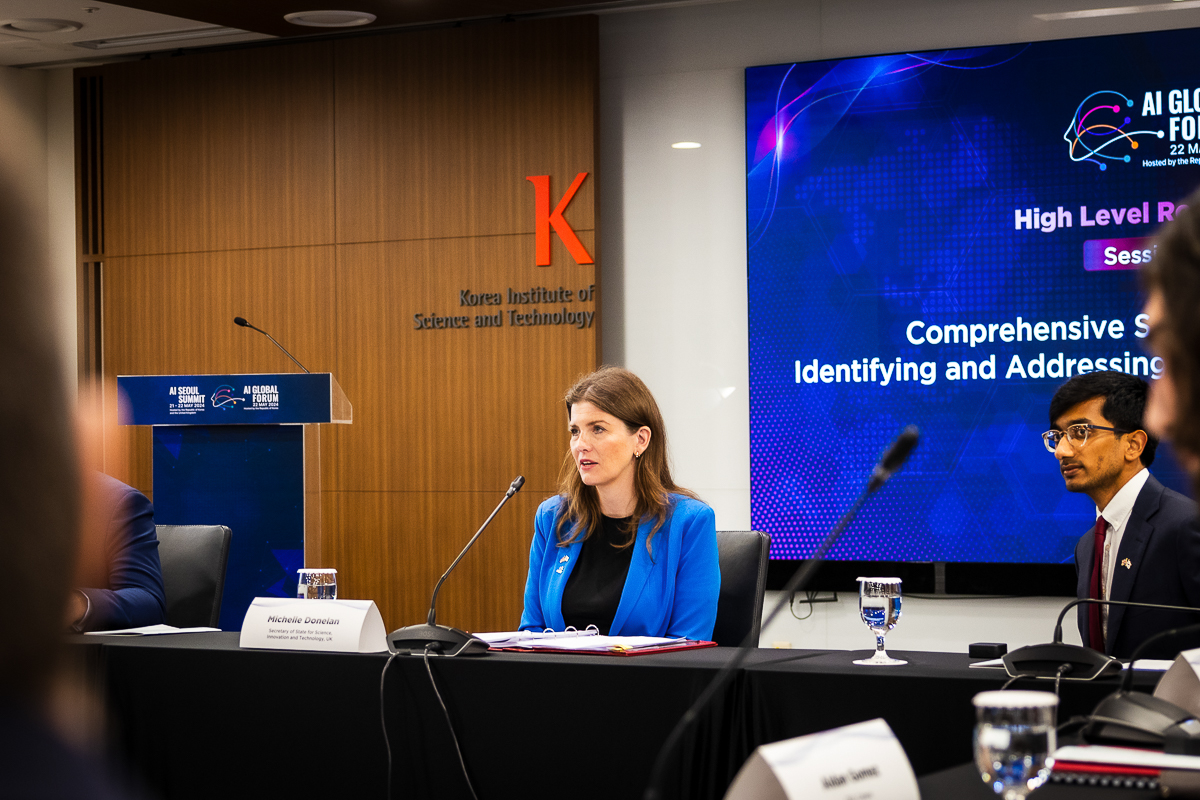 A great second day of agreements in Seoul.

For companies, it's about establishing thresholds of risk beyond which they won’t release their models.

For countries, we'll collaborate to set thresholds where risks become severe.

The UK will back these efforts all the way.