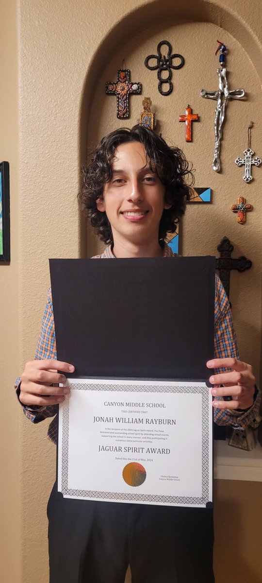 FarahTRayburn's tweet image. This kid!! He received The Jaguar Spirit Award! As middle school comes to an end @CanyonMiddle will be missed. Thank you for all the memories!! ❤️❤️❤️❤️❤️❤️
#awesomejob #movinup #alwaysajaguar #
