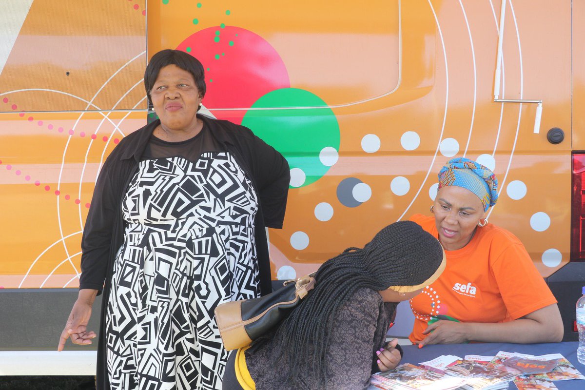 DSBD_SA's tweet image. The Deputy Minister for Small Business Development, Ms Dipuo Peters led a Ministerial Imbizo at Magareng Local Municipality in the Francis Baard District Municipality, Northern Cape Province.
#Imbizo #DSBDUpliftingInformalSMMEs