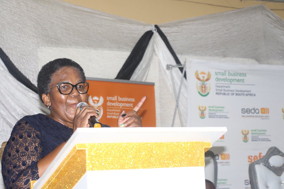 DSBD_SA's tweet image. The Deputy Minister for Small Business Development, Ms Dipuo Peters led a Ministerial Imbizo at Magareng Local Municipality in the Francis Baard District Municipality, Northern Cape Province.
#Imbizo #DSBDUpliftingInformalSMMEs