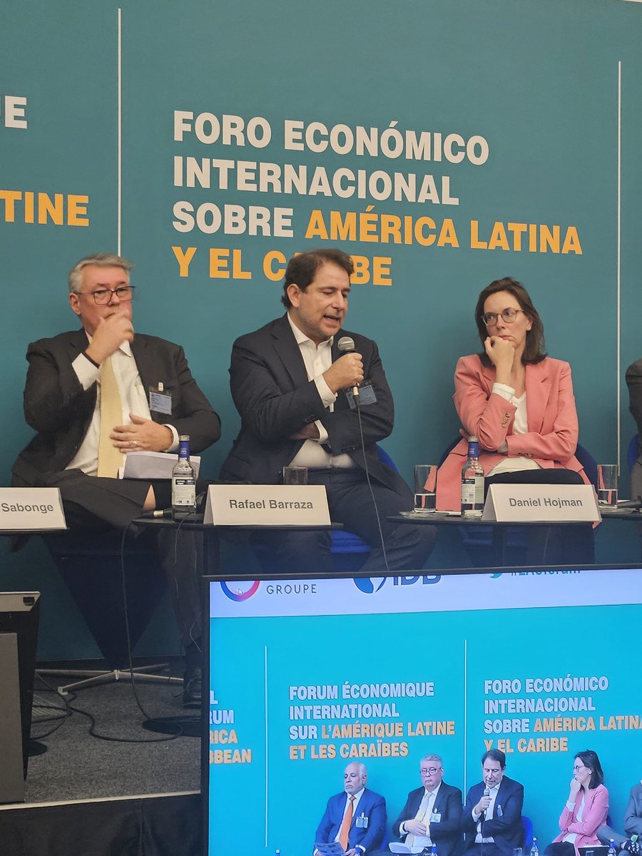 Hoy, @ChileOCDE acompañó al Presidente del @BancoEstado, @dhojman, en el Foro LAC: Ampliando la Financiación para el Desarrollo, organizado por @OECDdev. En esta oportunidad, @dhojman abordó el tema de movilizar el financiamiento para un desarrollo sostenible.