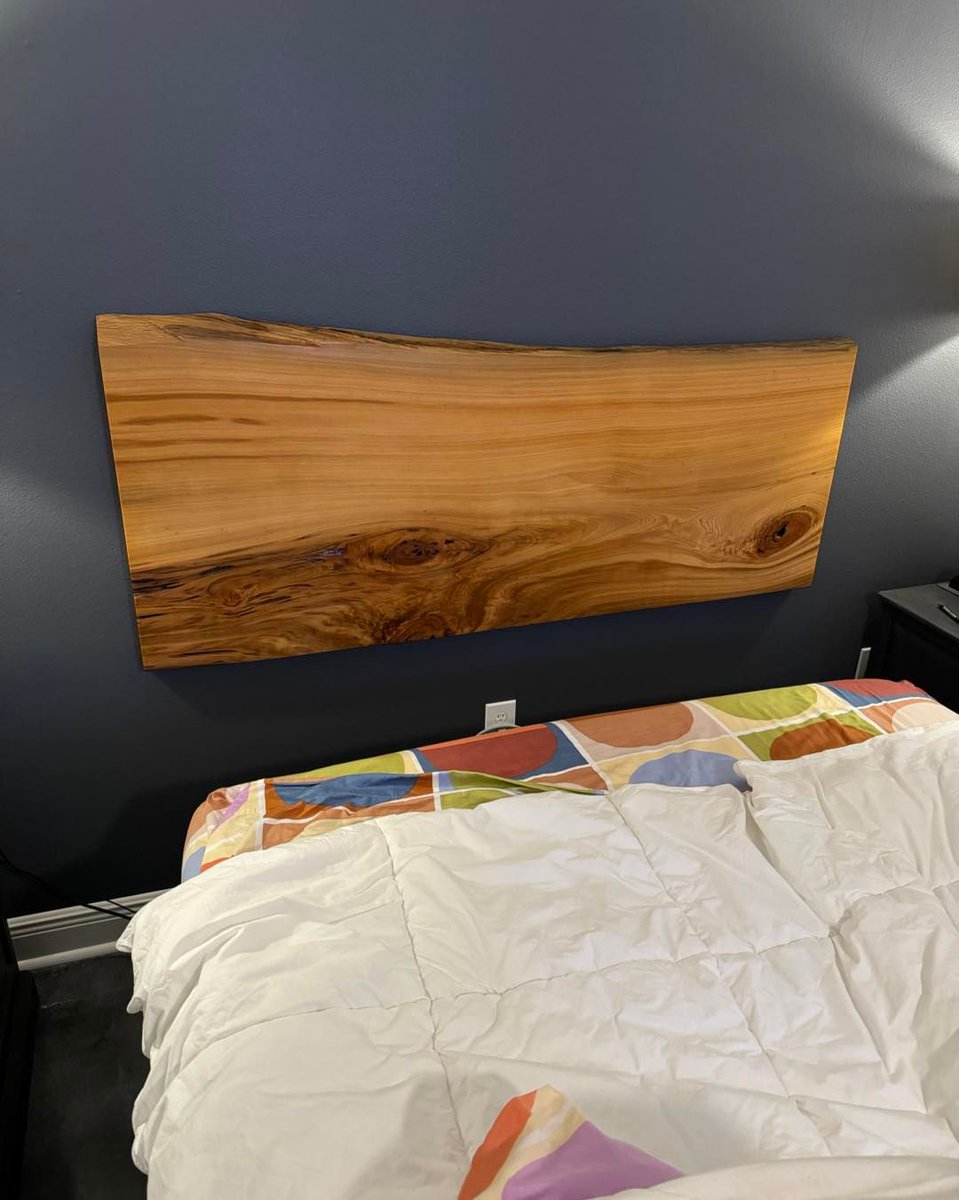 Looking to impress in the bedroom? A custom #SouthernCypress headboard should do the trick.

Project and photo by @_southerncustomdesigns_

#cypress #liveedge #slab #RealAmericanHardwood #AmericanHardwoods #wood #furniture #bedroomfurniture #bed #homedesign #house #interiordesign