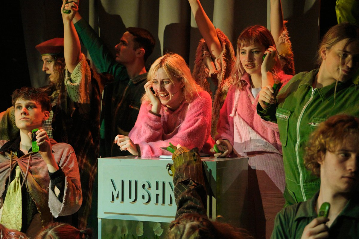 Sophie Cottle (@sophcotts) on Twitter photo Had an amazing time Movement Directing Little Shop of Horrors at <a href="/theeggbath/">the egg theatre</a> w/ <a href="/BTheatreAcademy/">Bath Theatre Academy</a>
Director Lydia Cook
Musical Director <a href="/ashleighpowell/">SMusoboy</a>
Designer <a href="/cheek_ee/">Ethan Cheek</a>
Lighting <a href="/lloydevansphoto/">Lloyd Evans</a>
And many more talented freelance creatives on this huge team!
📸 Jack Offord Had an amazing time Movement Directing Little Shop of Horrors at <a href="/theeggbath/">the egg theatre</a> w/ <a href="/BTheatreAcademy/">Bath Theatre Academy</a>
Director Lydia Cook
Musical Director <a href="/ashleighpowell/">SMusoboy</a>
Designer <a href="/cheek_ee/">Ethan Cheek</a>
Lighting <a href="/lloydevansphoto/">Lloyd Evans</a>
And many more talented freelance creatives on this huge team!
📸 Jack Offord