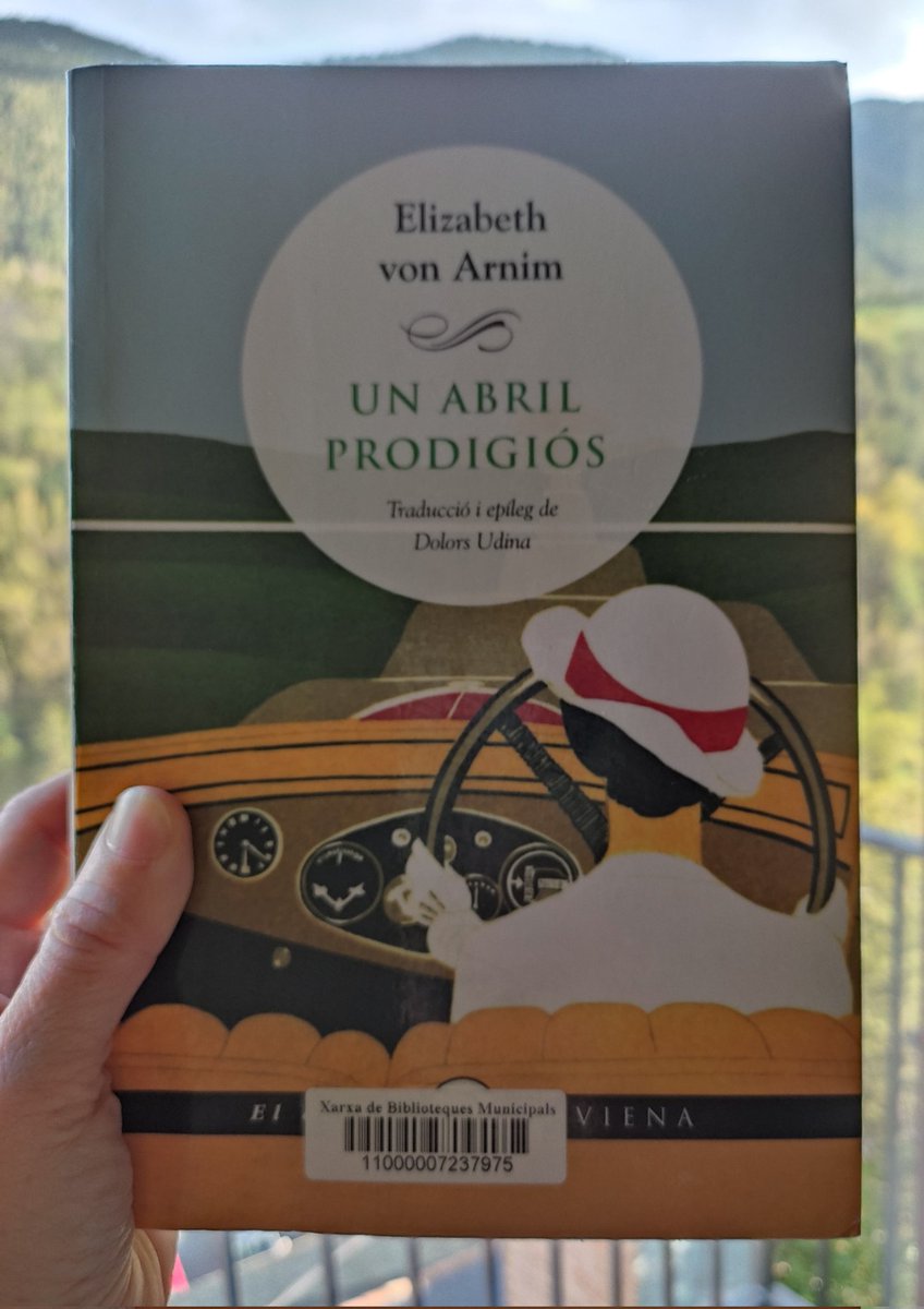 📚 'Un abril prodigiós' és una novel·la deliciosa ambientada a l'Itàlia de principis del segle passat. Elizabeth von Arnim ens ofereix una història d'amistat enmig de jardins florits, en aquest aspecte m'ha recordat la Rodoreda 🌸 #LecturaRecomanada