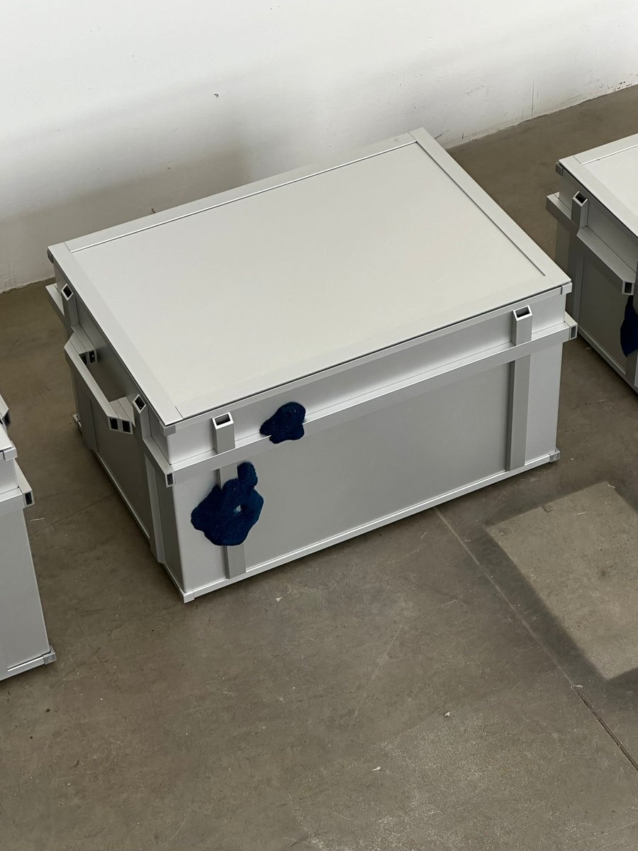 refraction_irl's tweet image. If you’re in NYC, join our one and only @CraigmBarrow exhibiting his artwork alongside 15 other designers &amp;amp; artists at the Paraphernalia Exhibition: 

616 E 9th Street, NYC
May 21st - 23rd
10-6pm