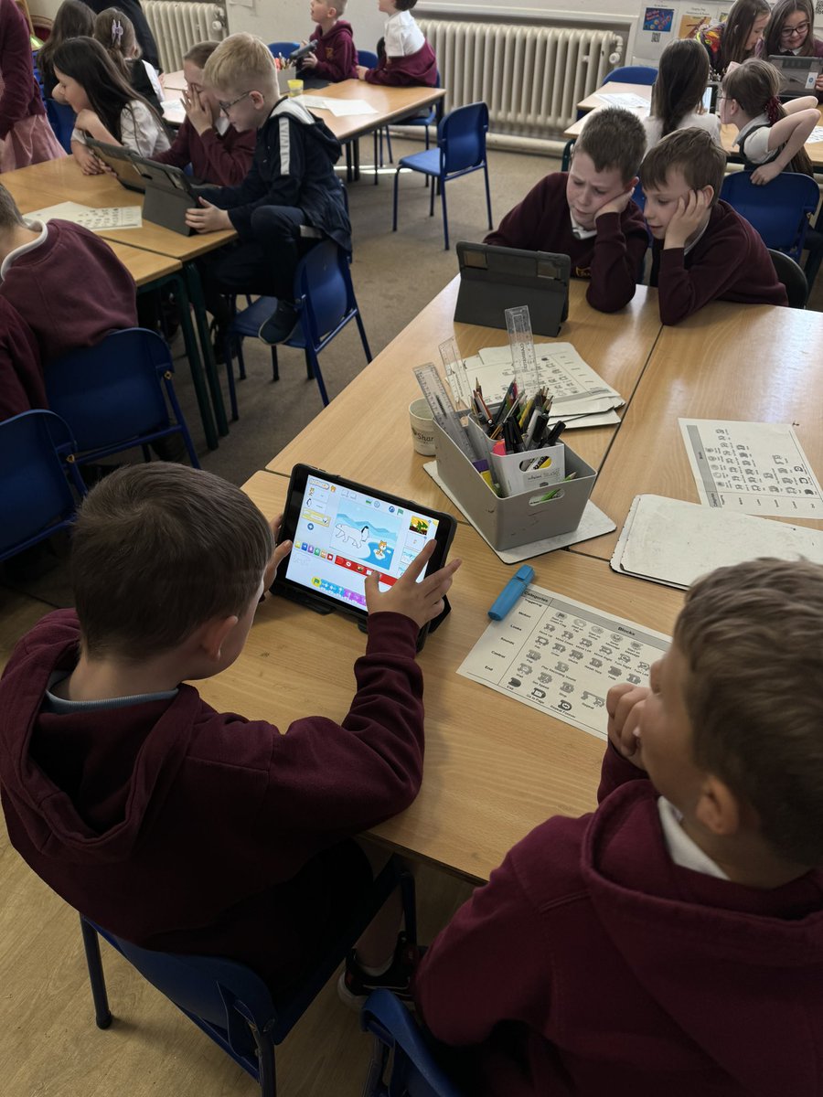 We have been enjoying developing our coding skills using Scrath. 📱