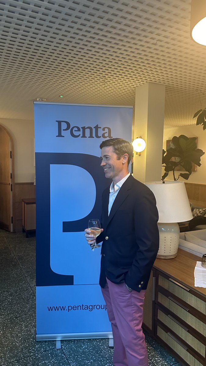 Snapshots from our @pentagrp Client Summer Social in London last night! 📸 It was a pleasure connecting with clients, colleagues and friends in such a vibrant setting. A huge thank you to everyone who joined us! 🔗 eu1.hubs.ly/H09dzMb0