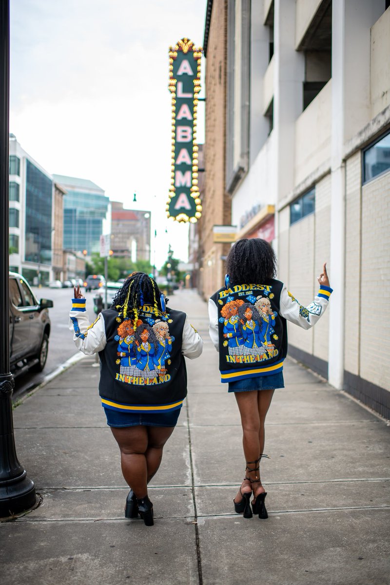 PurposeByyFaith's tweet photo. Go shop the brand! Happy 22nd SoRHOrs!! 🥳🥳🥳 https://t.co/Xc3gUMfI2r #prettypoodle #PrettyPoodleWednesday #SGRho #SigmaGammaRho https://t.co/UMDycTxEQf