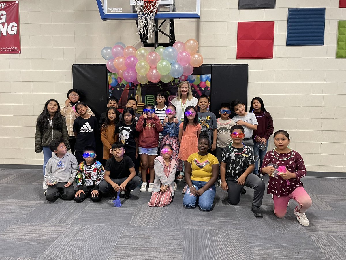 kristigarcia2's tweet image. Celebrating excellent PROGRESS with these kiddos today @UPES_Leads @nakelya @TCSBoardofEd We are so proud of you!